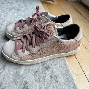 P444 sneakers